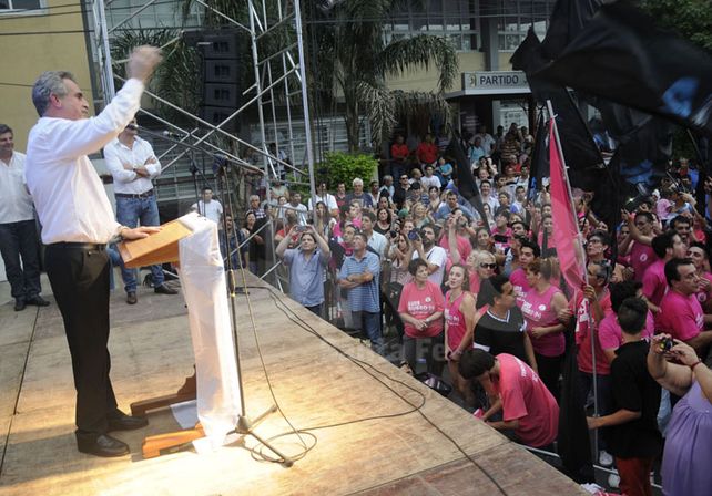 La oposición en la Argentina se parece a un cabaret