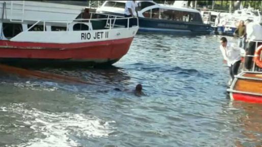 Una kayakista está grave tras ser chocada en Tigre