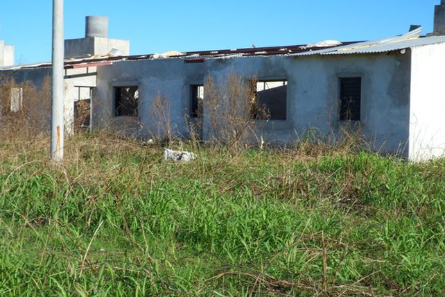 Solicitan informes sobre plan de viviendas abandonado en el norte de la ciudad
