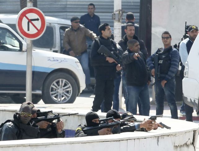 Diecinueve muertos, 17 de ellos turistas, en un ataque contra un museo en Túnez