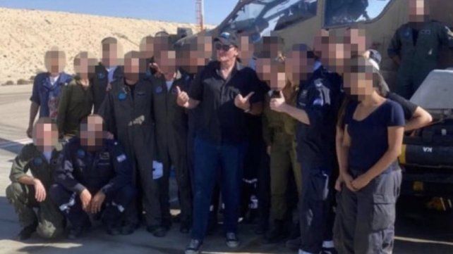 El cineasta Quentin Tarantino visitó a las tropas israelíes en Tel Aviv