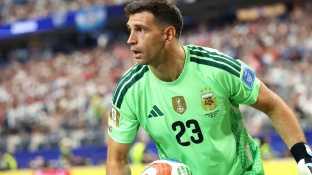 El Dibu Martínez es nuevo arquero del Chelsea
