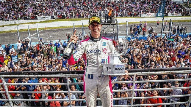 El tandilense Leonel Pernía se quedó con todo en el regreso del TC2000 al Cabalén de Córdoba.