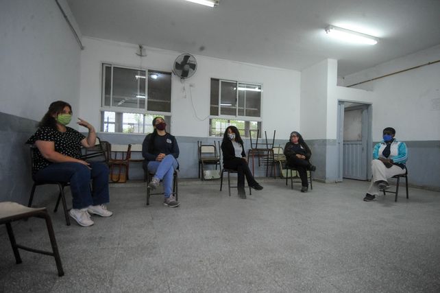 Masividad. Los salones de la Escuela Carlos Fuentealba no alcanzan a cubrir la necesidad de los cursos que llegan a tener hasta 56 alumnos.&nbsp;