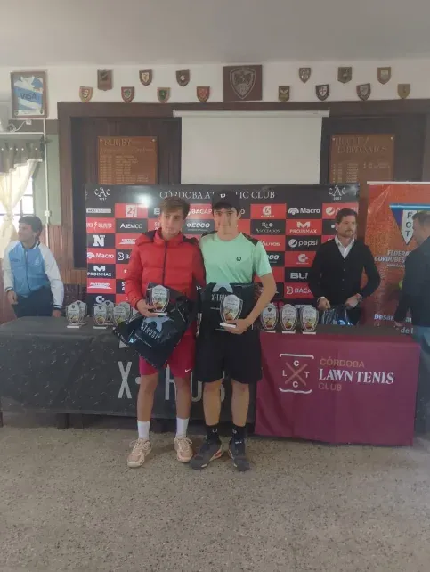 Juan Ignacio Assi y Tomás Herrera. Herrera se quedó con el título de singles y dobles y Assi fue finalista en individuales