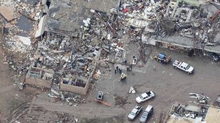 Las autoridades rebajan a 24 la cifra de muertos por el tornado en Oklahoma