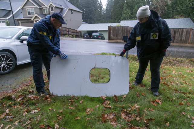 La puerta del Boeing 737 apareció en el jardín de un maestro de escuela.&nbsp;