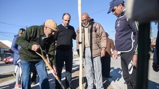 Trabajando en equipo con los vecinos, estamos cambiando Coronel Dorrego