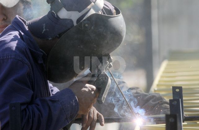 Sin presencia de los gremios, el Senado dio media sanción a la adhesión a la ley de ART