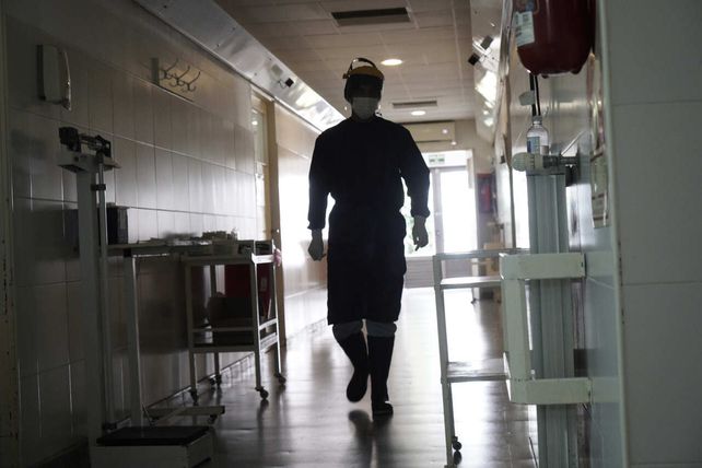 Médico en pasillos del Hospital Carrasco.&nbsp;