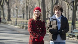 Claire Danes y Jesse Eisenberg brillan en esta serie con protagonista masculino y mirada femenina.&nbsp;