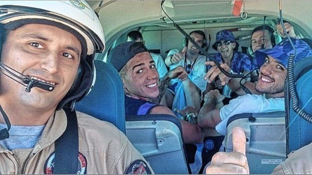 Los pilotos de Prefectura Naval Argentina trasladaron al plantel argentino rumbo al Predio de Ezeiza.&nbsp;