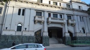 Denunció a su madre y a un hermano por estafa y ahora se define si la causa se archiva