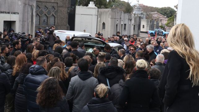 Se despidieron los restos de Silvina Luna en el Cementerio de la Chacarita