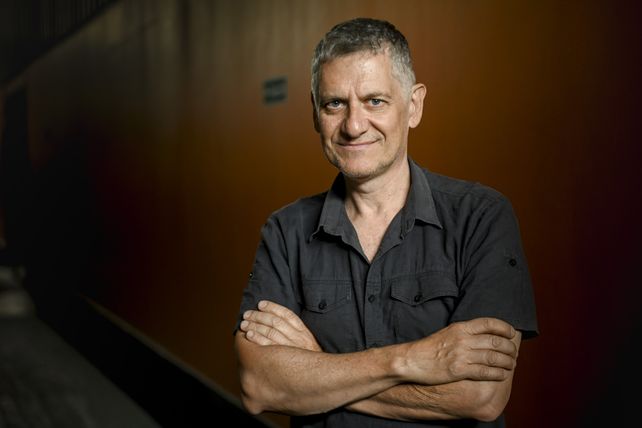 Alejandro Viola.