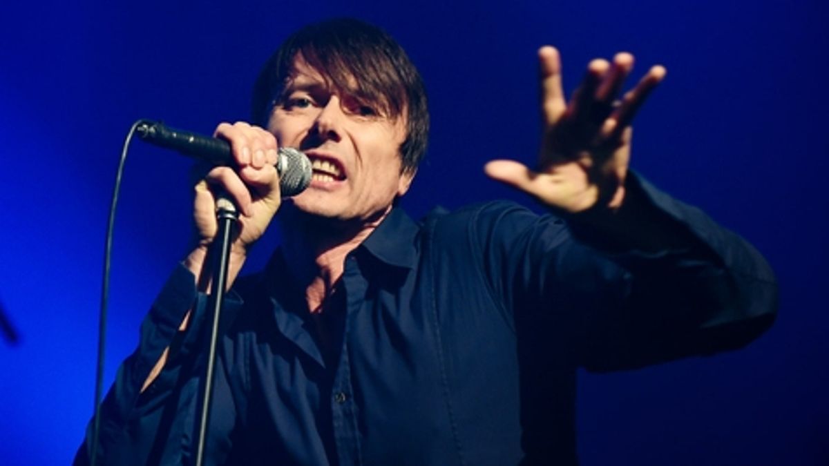 Mañanas negras como el carbón, las memorias de un cantante