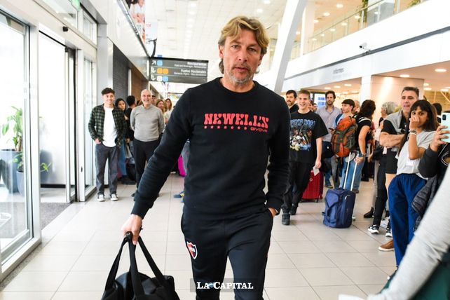 Newells viajó en chárter rumbo a San Pablo desde el aeropuerto de Fisherton.