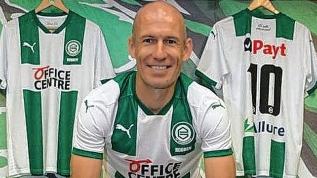 El delantero Arjen Robben anunció este jueves su retiro del fútbol a los 37 años.&nbsp;