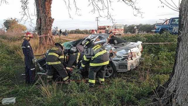 Una mujer y su hijo murieron en un siniestro vial en la ruta 11