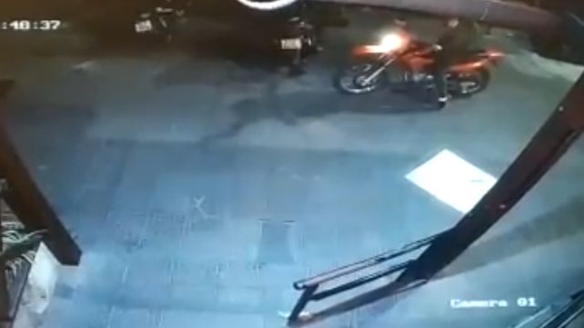 Videos: así fue el ataque a tiros contra El Establo y la reacción de pánico de los comensales