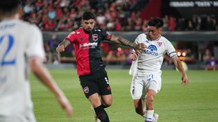En Newells, Banega acarrea una molestia física que lo obligó a salir frente a Tigre. Todo indica, que estará a disposición este viernes ante Argentinos.