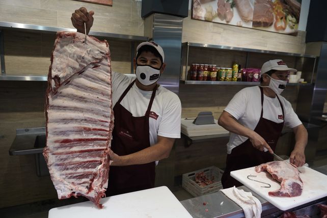 El fogonero, el nuevo elemento estrella para cocinar carnes asadas