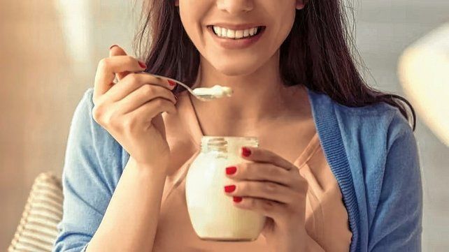 La primera comida del día es clave para evitar la inflamación. Especialistas recomiendan desayunos y explican cómo detectar los alimentos con azúcares escondidos