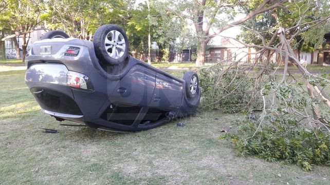 Impresionante vuelco en el Parque Federal