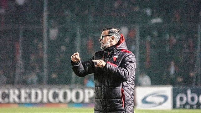 Los números no mienten en Colón: Andrés Yllana y un 2025 para el olvido como DT