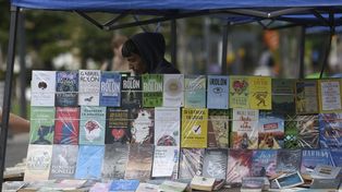 Los stands actuales de la plaza Sarmiento.