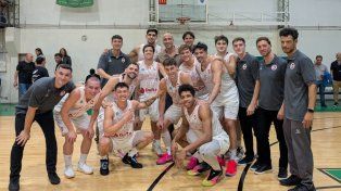 Manu Ginóbili estuvo con el equipo de Provincial en Bahía Blanca.