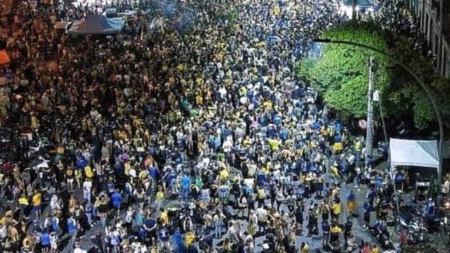 Los hinchas de Rosario Central se autoconvocaron para celebrar los 133 años de vida.&nbsp;