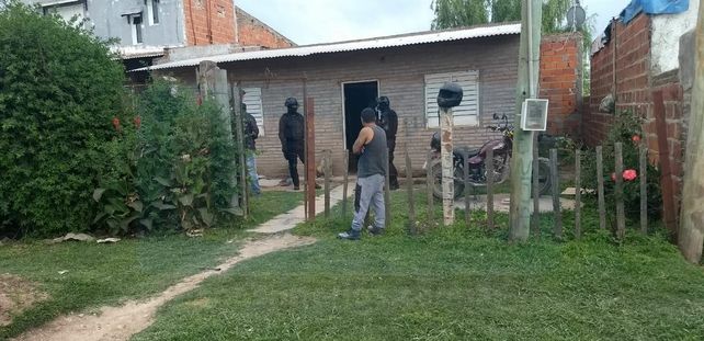 Tensión en el barrio Capibá por la detención de una persona y secuestro de armas