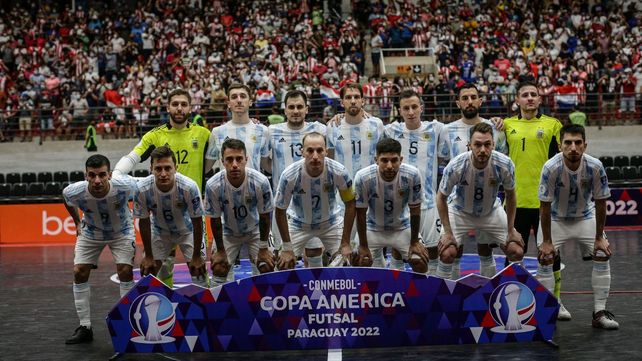 La selección argentina que le sigue dando satisfacciones al futsal. Ahora se coronó en Asunción campeón de América ante Paraguay.