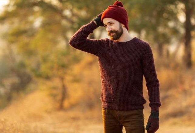 Cómo estirar un sweater de lana encogido y recuperar tu prenda favorita