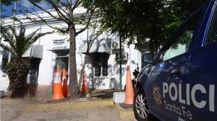 Dos policías de la Comisaría 8ª fueron condenados por cobrar coima para devolver una moto
