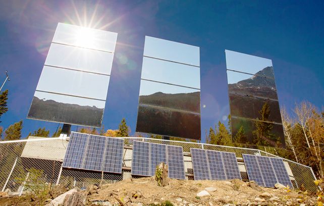 Espejos gigantes para iluminar un pueblo sin sol en invierno