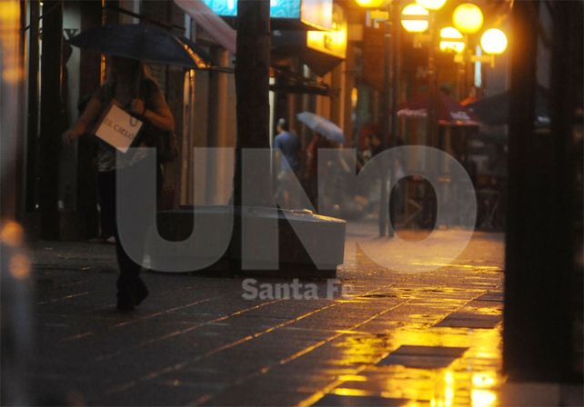 Rige un alerta por tormentas fuertes con  lluvias intensas que incluye al Departamento La Capital