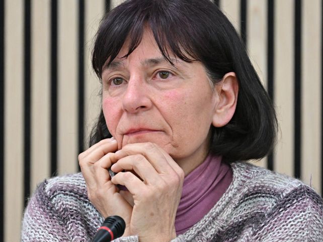 Gloria Branciani durante la conferencia de prensa que brindó en Roma y que ejerció presión sobre el Vaticano.