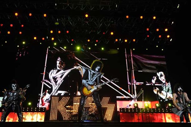 Kiss hizo delirar a una multitud en el estadio de River