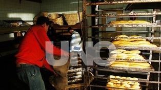 Conflicto con la harina: desde hoy se vende en la ciudad el pan a $10 el kilo