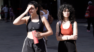 La hidratación es fundamental para mitigar los golpes de calor en esta época del año.