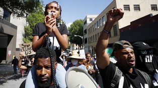 Protestas y detenidos tras otro asesinato racial en EE.UU.