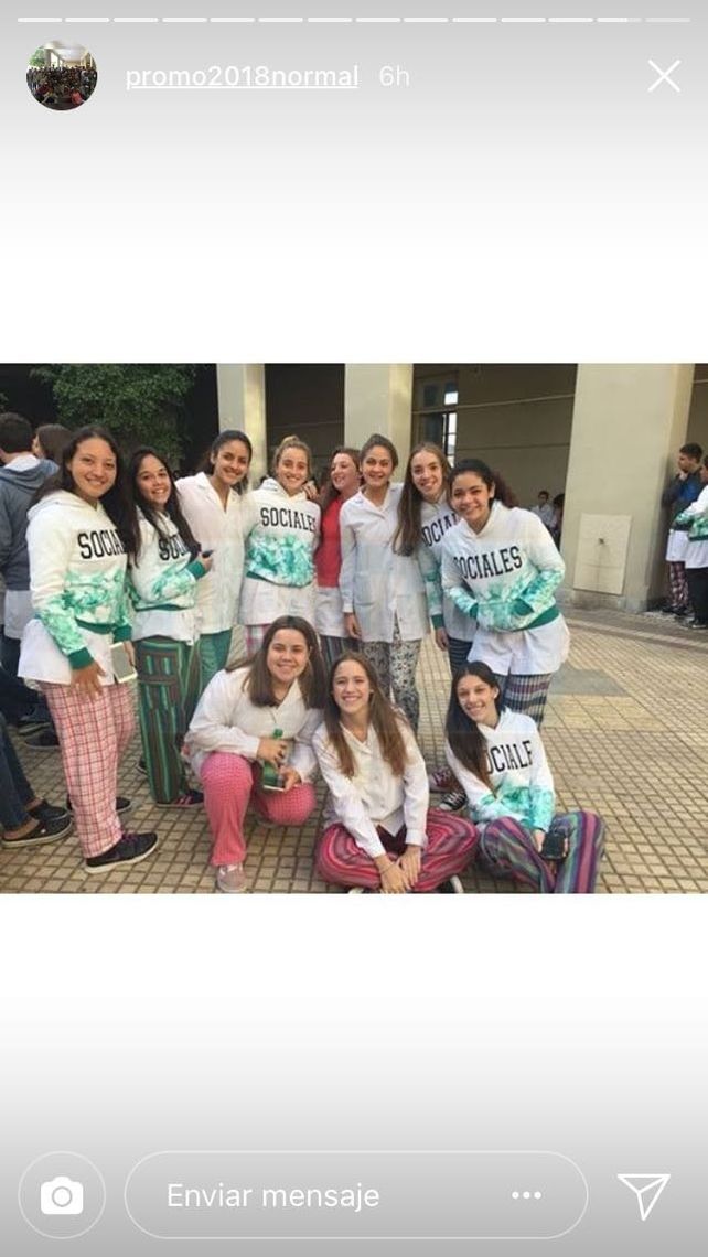 Un claro mensaje. Todos los alumnos asistieron con pijamas y pantalones cuadriculados.&nbsp;