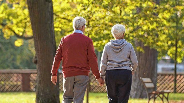Adultos mayores tienen derecho a una vida en plenitud