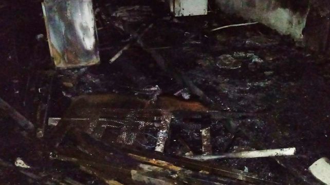 Se incendió el galpón de carrozas de la comparsa Mari Mari