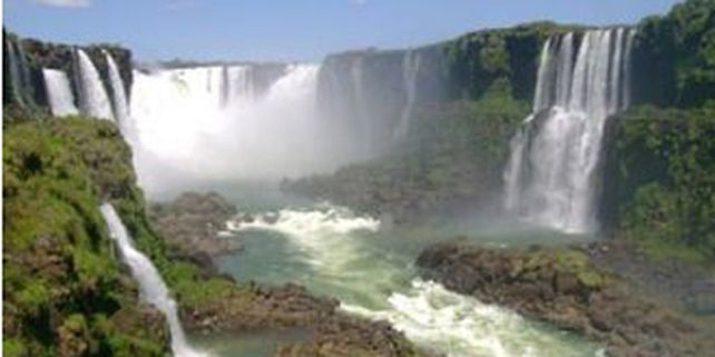 Las Cataratas est&aacute;n en la cima del concurso de las siete nuevas maravillas