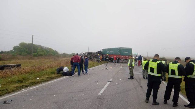 Choque múltiple en la Ruta Nacional 11 entre tres camiones, una camioneta y un auto a la altura de Marcelino Escalada Choque múltiple en la Ruta Nacional 11 entre tres camiones, una camioneta y un auto a la altura de Marcelino Escalada