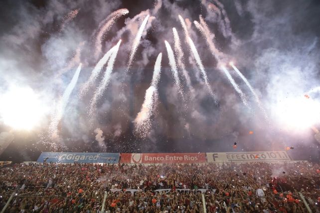 Boca derrotó a Patronato por 2 a 0 y festejó en un Grella repleto