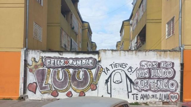 El graffiti que describió la joven: Feliz Cumple Luu. Sos lo más lindo que tengo. Te amo con el alma. Mamá. (Foto: Gendarmería) &nbsp;